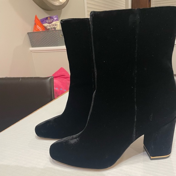 MICHAEL by Michael Kors Ursula Bootie in black velvet. - Picture 3 of 7